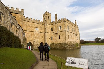 Leeds Castle, Cliffs of Dover and Canterbury Day Trip from London with Guided Cathedral Tour